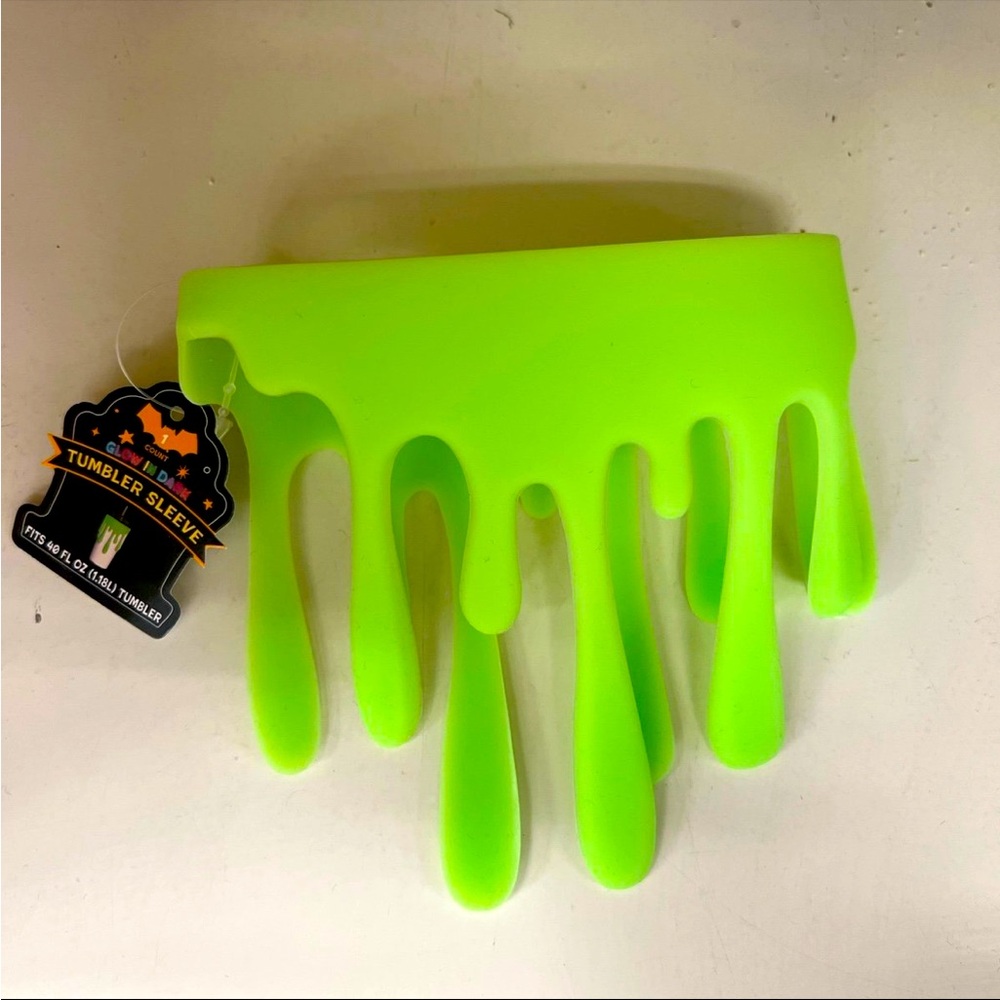 🎃NWT👻Target Glow in the Dark Neon Green Slime Drip Silicone Tumbler Sleeve